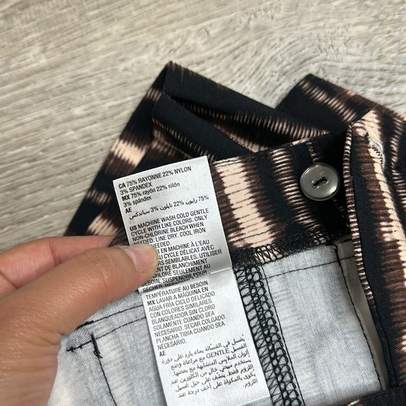 NEW INC International Concepts Boho Striped Print High Rise Shorts Brown Sz 4 - Picture 8 of 8